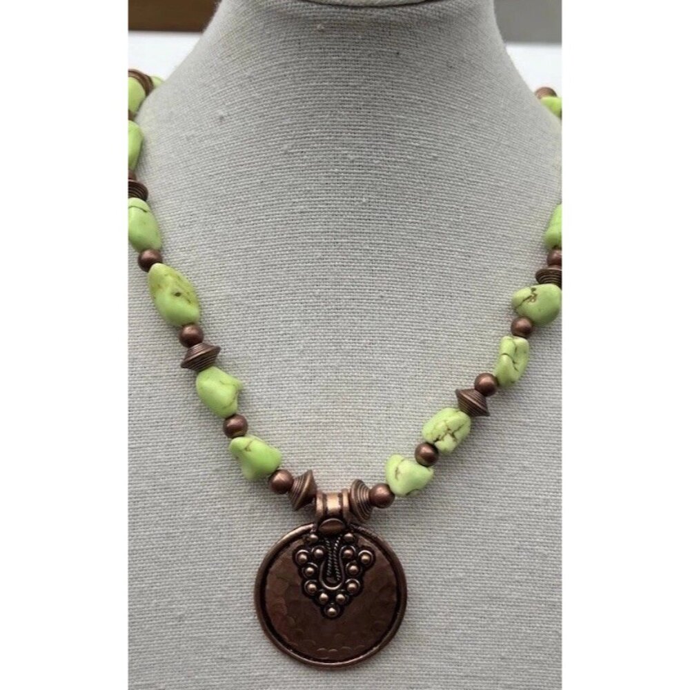 Vintage Chunky Natural Lime Green With Nickel Turquoise Boho Necklace Size 21” - Picture 2 of 15